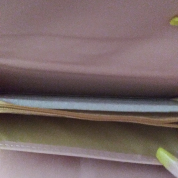 Wallets - Picture 3 of 3